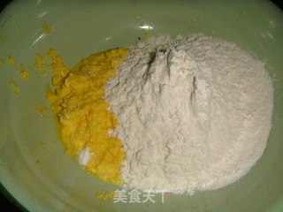 香甜玉米饼的做法步骤：3