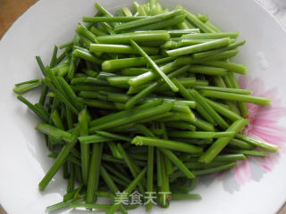 韭苔炒肉丝的做法步骤：1