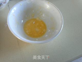 蒙餐必点的拔丝奶豆腐的做法步骤：2