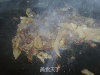 咸菜西芹炒牛肉的做法步骤：7