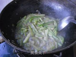 清炒丝瓜条的做法步骤：7