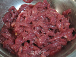香菇炒牛肉的做法步骤：1