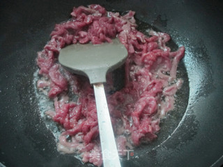 香菇炒牛肉的做法步骤：4