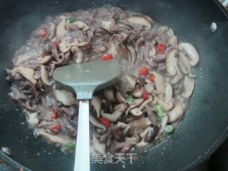 香菇炒牛肉的做法步骤：9