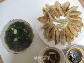 萝卜肉馅锅贴的做法步骤：7