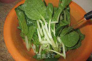 蒜香虾油炒小白菜的做法步骤：1