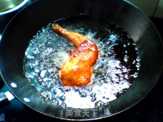 油酥鸡腿的做法步骤：2
