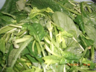 菠菜拌粉丝的做法步骤：2