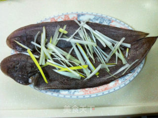 清蒸龙利鱼的做法步骤：2