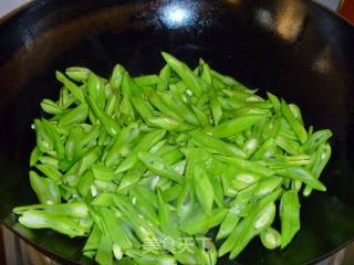 【换个花样吃米饭】---玉米豆角焖饭的做法步骤：7