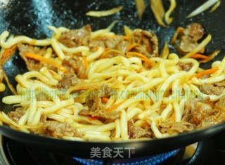 生炒三鲜乌冬的做法步骤：8