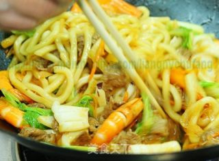 生炒三鲜乌冬的做法步骤：15