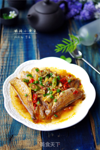 【四川】酸辣小黄鱼的做法