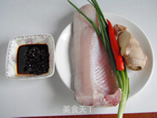 把鱼蒸出虾的味道—蚝油鱼片的做法步骤：1