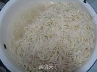 酸辣芥菜丝咸菜的做法步骤：3