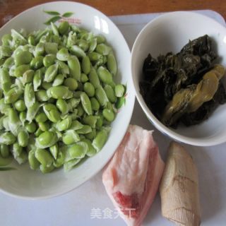 肥肉不能少才香--酸菜毛豆的做法步骤：1
