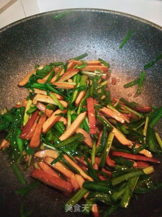 韭菜炒豆干的做法