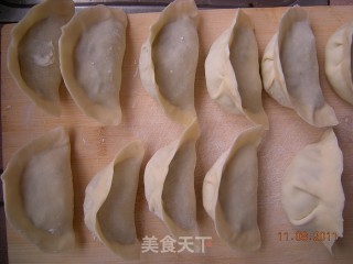 立冬——白菜干胡萝卜木耳肉馅——煎饺的做法步骤：3