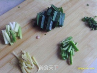 川味肉沫茄子的做法步骤：2