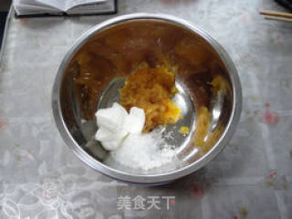 菠萝慕斯蛋糕的做法步骤：3