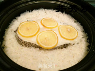 井秀烧土锅柠檬银鳕鱼煲仔饭，不只是美味那么简单，陶肽郎分享的做法