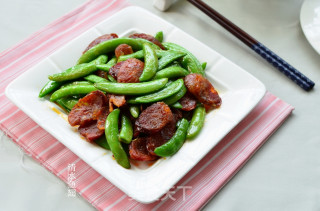 麻辣肠炒甜豆的做法