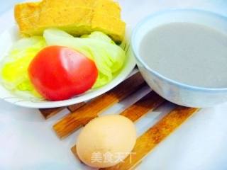 【减肥餐点】中西合并营养早餐----全麦番茄饼三文治的做法步骤：1