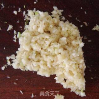 简单却可以让人称赞的的美味---------------蒜香油淋鸡腿的做法步骤：7
