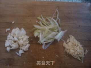 香菇板栗青椒盖浇饭的做法步骤：3