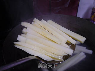 KFC经典之-----薯条的做法步骤：4