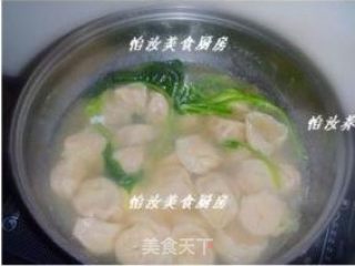 【营养早餐】换个方法吃馄饨---番茄猪肉馄饨的做法步骤：15