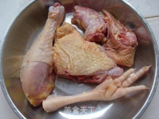 海带鸡腿卷的做法步骤：1