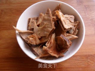 改良版腌笃鲜的做法步骤：1