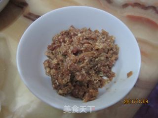 牛肉白菜蒸饺的做法步骤：1