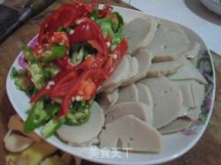炒鱼饼的做法步骤：2