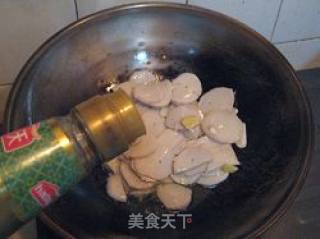 炒鱼饼的做法步骤：5