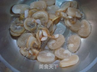丝瓜炒带子的做法步骤：2
