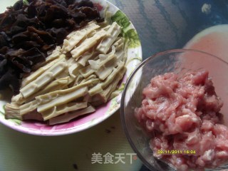 扁尖肉丝的做法步骤：1