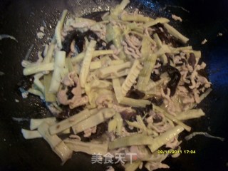 扁尖肉丝的做法步骤：4