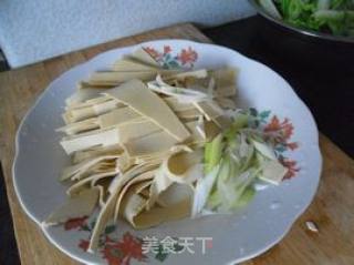 家常炖菜---大白菜炖干豆腐的做法步骤：3