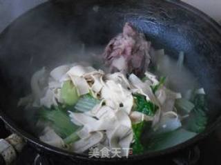 家常炖菜---大白菜炖干豆腐的做法步骤：9