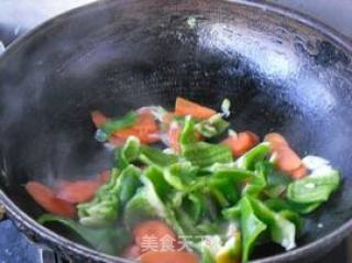 家常小炒---【番茄青椒片】的做法步骤：5