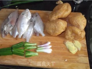 面筋焖剥皮牛的做法步骤：1