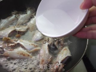 面筋焖剥皮牛的做法步骤：4