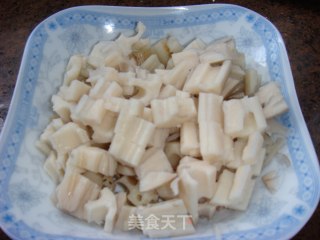 酸腌菜炒藕的做法步骤：1