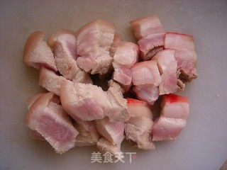 外焦里嫩-不油腻的——红烧肉的做法步骤：1