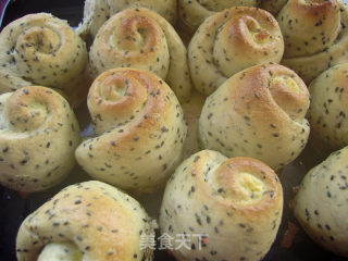 健康小吃----黑芝麻小餐包的做法步骤：9