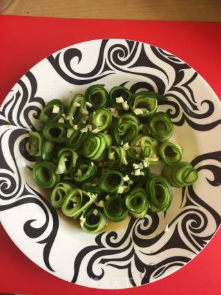 黄瓜也能装成花的做法