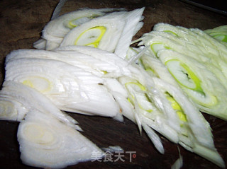经典家常菜---葱香小炒肉的做法步骤：3