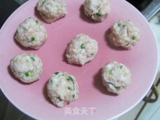 莲藕肉丸的做法步骤：4